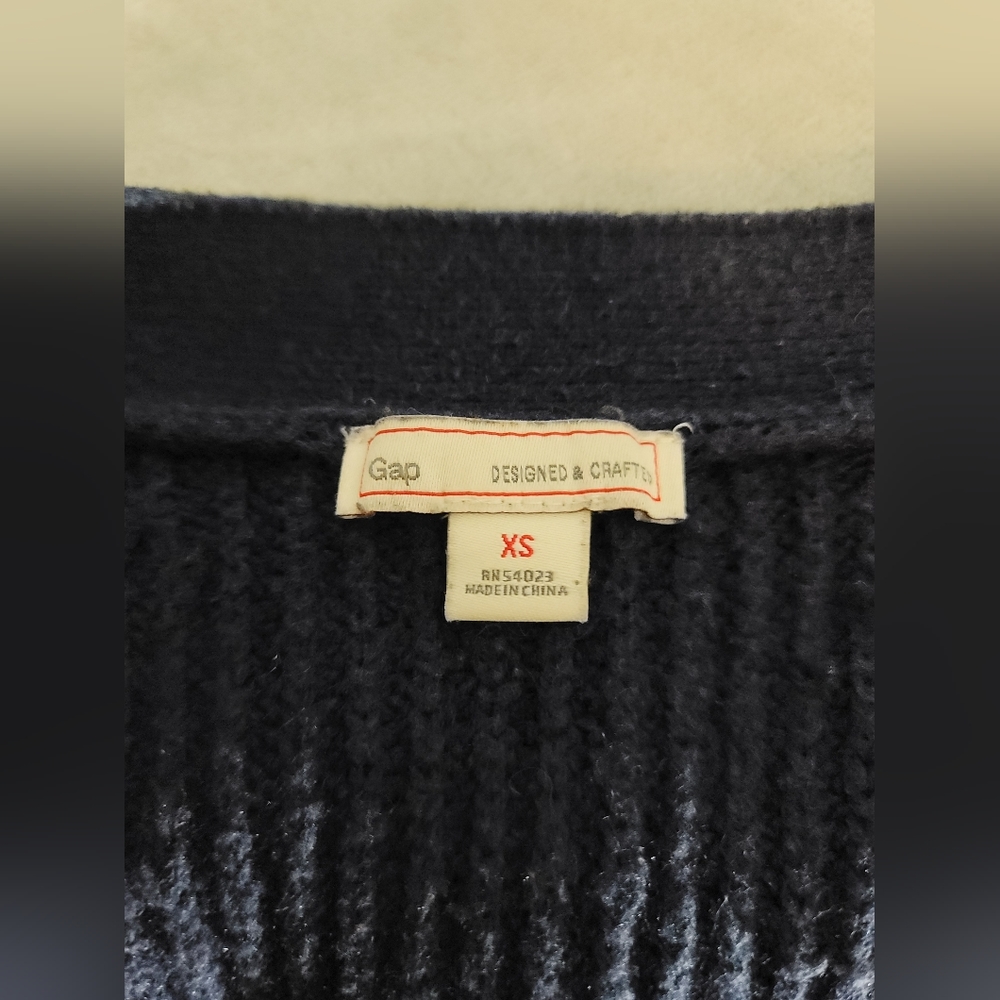 Gap Cardigan - Picture 2 of 2